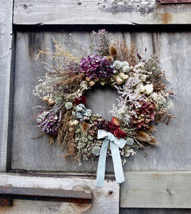 Dried everlasting Christmas wreath | Flowers by Cosmos