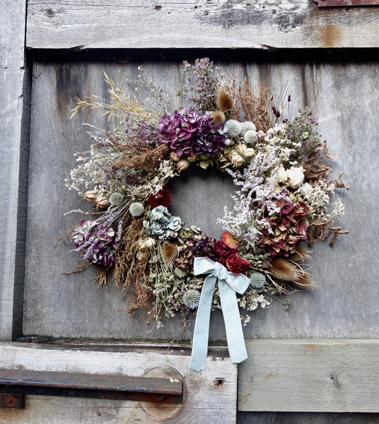 Dried everlasting Christmas wreath | Flowers by Cosmos – Host