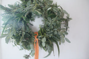 Classic evergreen Christmas wreath | Flowers by Cosmos
